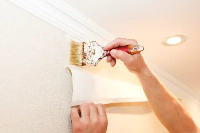 Pose de papier peint à Pesmes — revêtements muraux et toiles de verre
